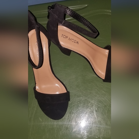 Block heels - Picture 1 of 2